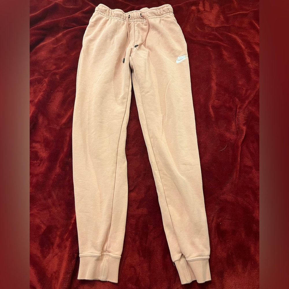 Salmon Nike Sweatpants Women’s XS